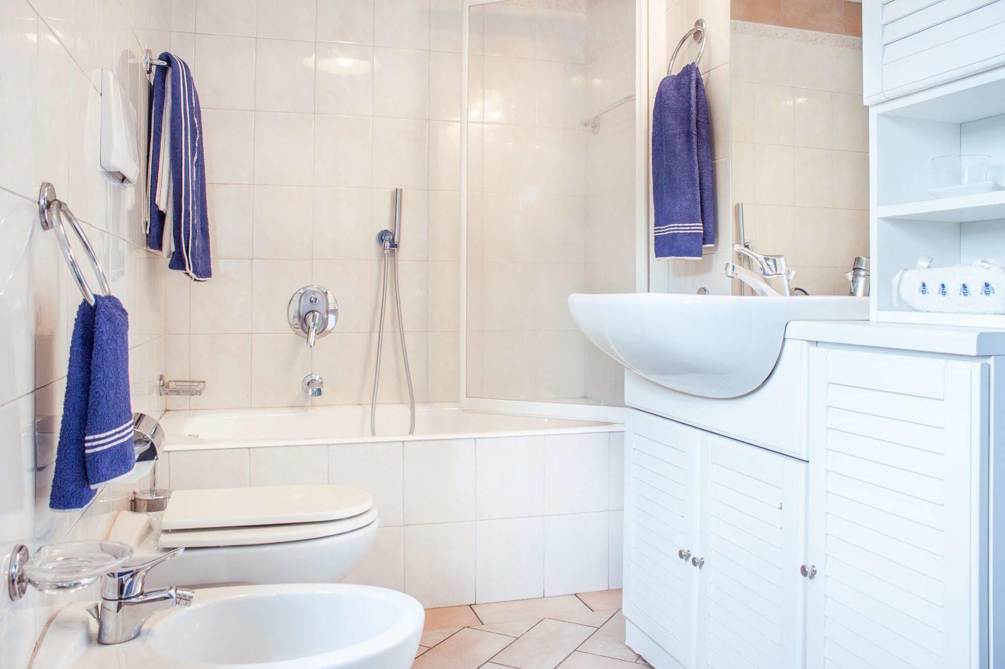 Casa La Viola Blu Bed & Breakfast Cernobbio Ngoại thất bức ảnh